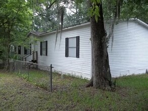 Building Photo - 1036 Green Acres Cir N