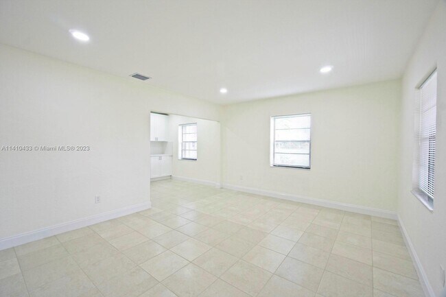 Foto del edificio - 1530 NW 32nd Ave