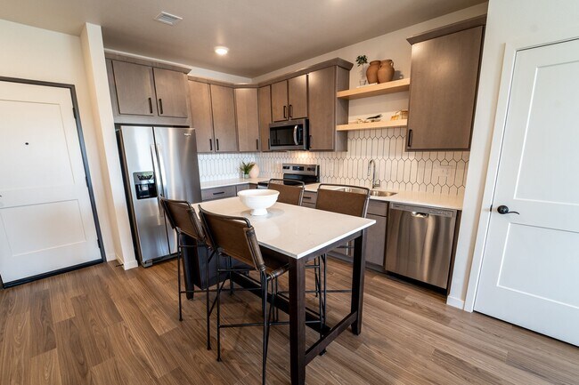 Foto del edificio - BLOC - New, Never Lived In