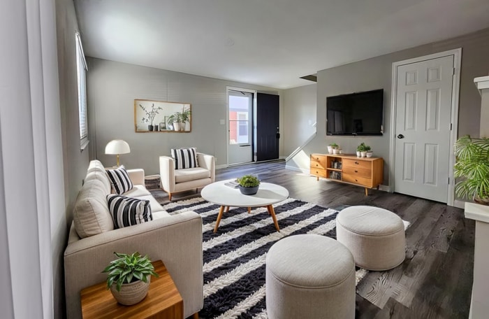 2-Bedroom Townhome with Fenced Backyard and Modern Updates! - 2-Bedroom Townhome with Fenced Backyard and Modern Updates!