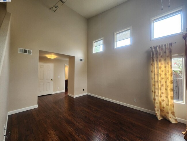 Building Photo - 4419 Terra Common