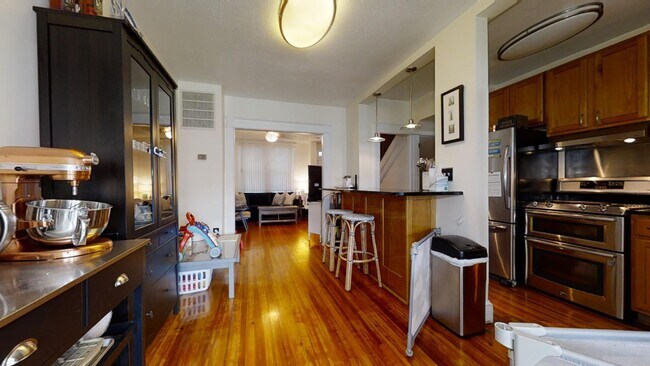 Foto del edificio - 1718 D St SE