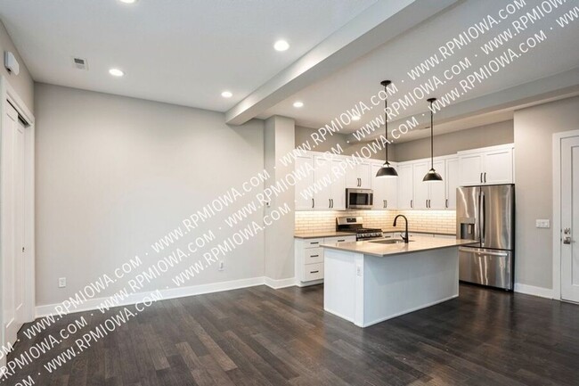 Foto del edificio - 827 E 2nd St
