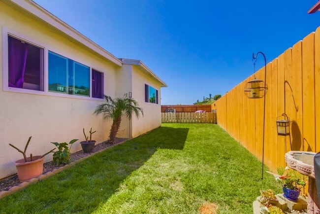 Foto del edificio - 2871 College Blvd
