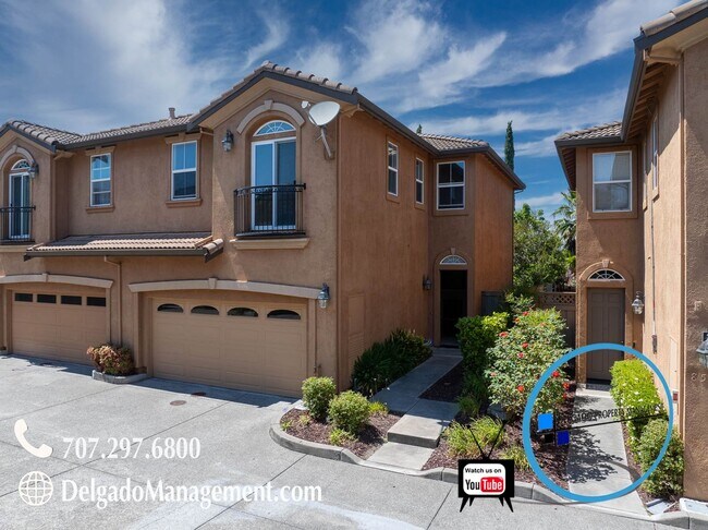 Building Photo - Beautiful gated Tiara 3 bedroom condo