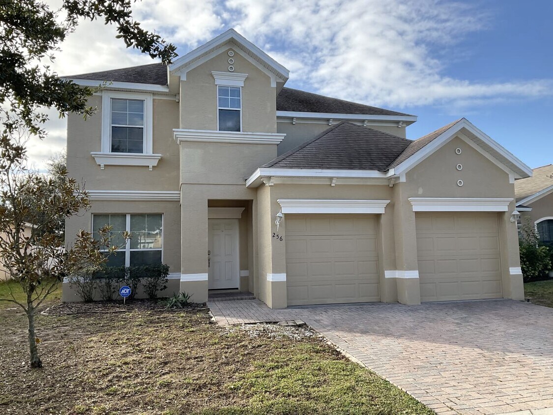 Foto principal - 256 Towerview Dr W