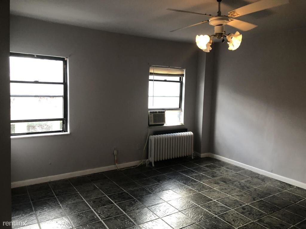 Primary Photo - 1176 S 10th St