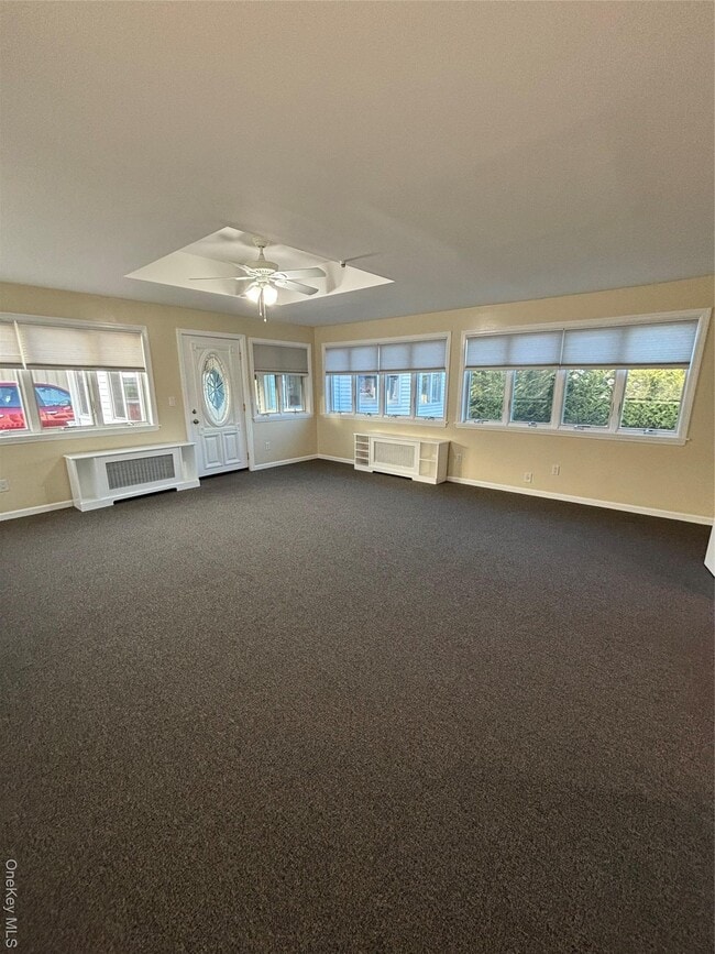 Foto del edificio - 445 N Country Rd