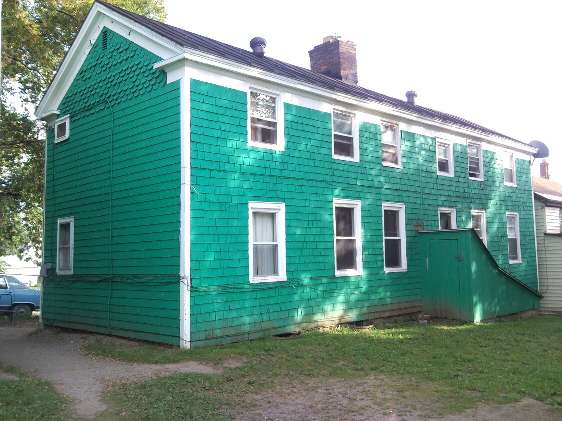 Foto del edificio - 519 W Dominick St