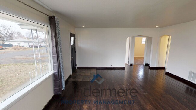 Foto del edificio - 819 Ankeny St