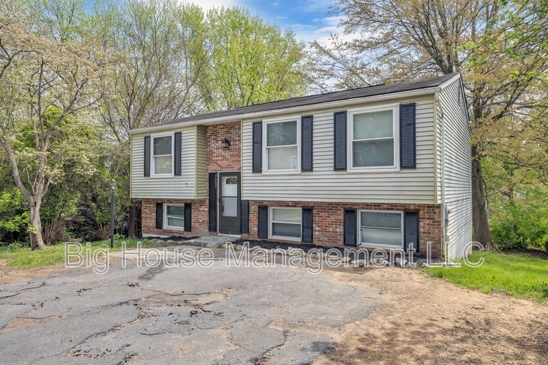 Foto principal - 7003 Rock Creek Dr