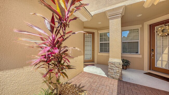 Foto del edificio - 8280 Villa Grande Ct