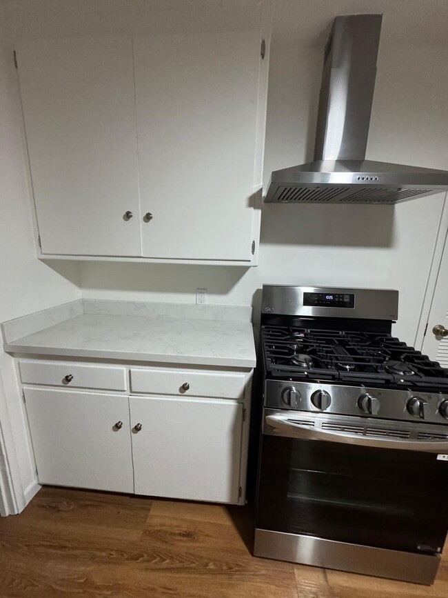 Gas stove - plenty of counter space - 1329 Rose St