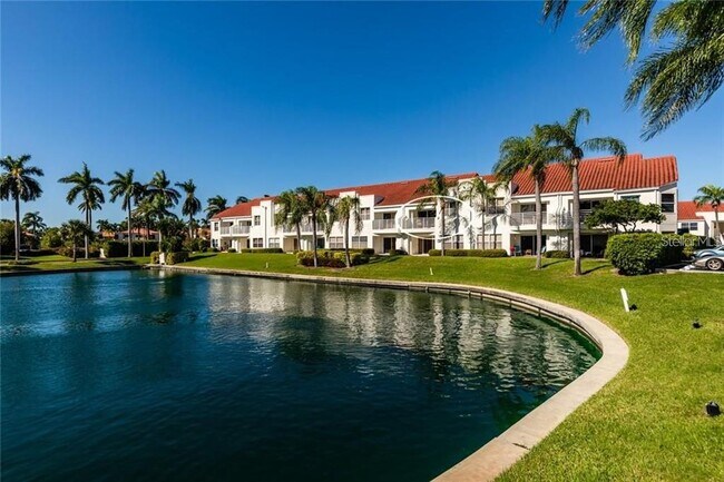 Building Photo - 6061 Bahia Del Mar Blvd S