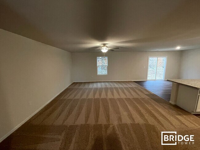 Foto del edificio - 9107 Creedmore Hills Dr