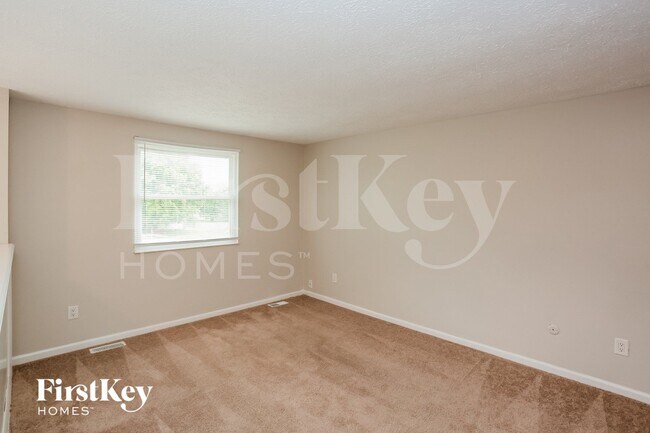 Building Photo - 5729 Ensenada Ave