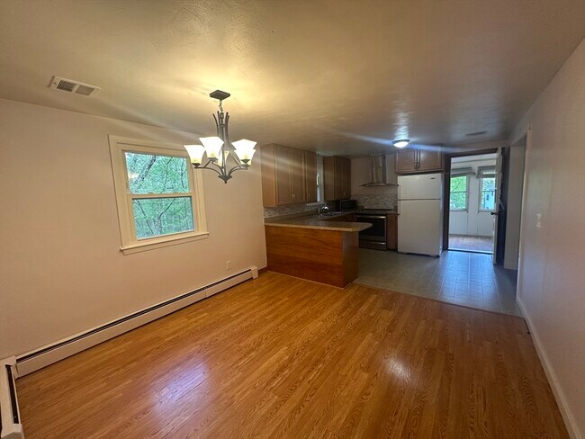 Foto del edificio - 242-244-244 Highland St