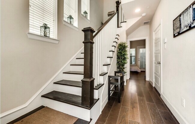 Foto del edificio - 731 Lacey Oaks Plz