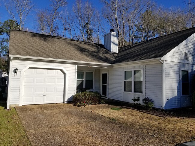 Building Photo - 237 Seasons Trail