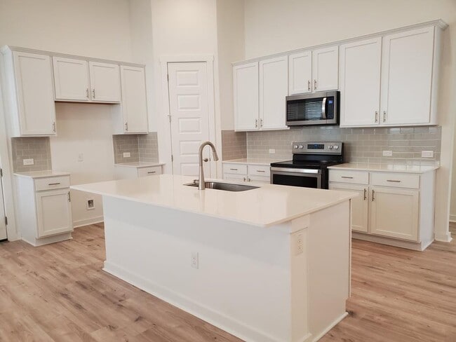 Building Photo - 648 Peace Pipe Way