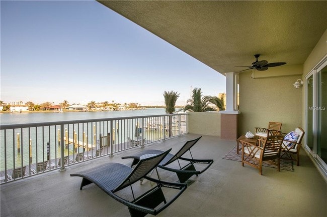 Building Photo - 706 Bayway Blvd