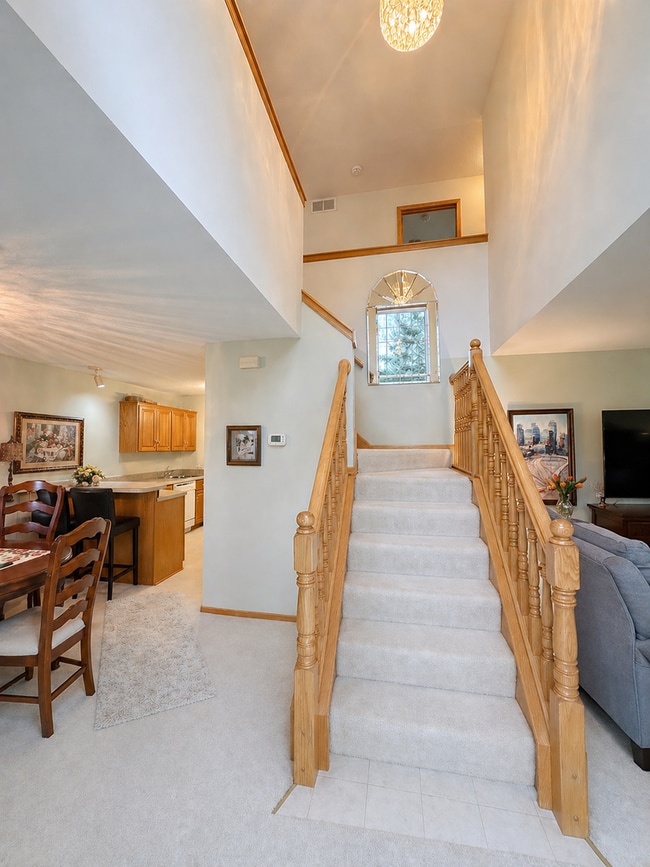 Building Photo - Stunning 2-Level Townhome with Vaulted Ceiling in Champlin!!