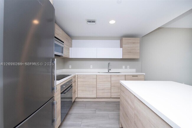 Foto del edificio - 16385 Biscayne Blvd