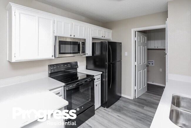 Building Photo - 6604 Glen Falls Dr