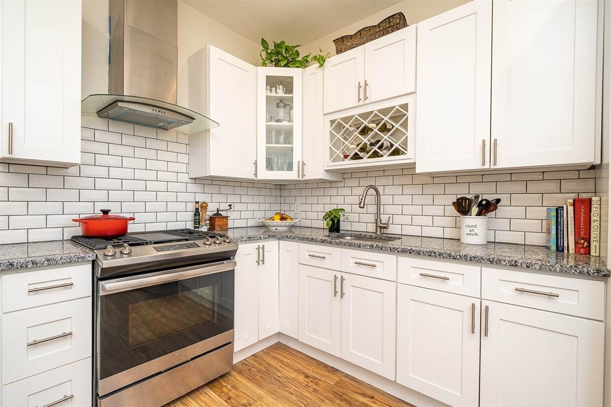 60 Randolph Ave Unit 1, Jersey City, NJ 07305 Apartment for Rent in