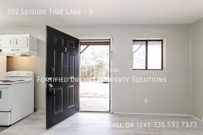 Foto del edificio - 202 Leisure Time Ln