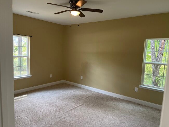 Foto del edificio - 5712 Grubb Rd