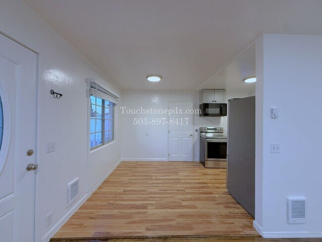 Foto del edificio - 535 NE Webster St