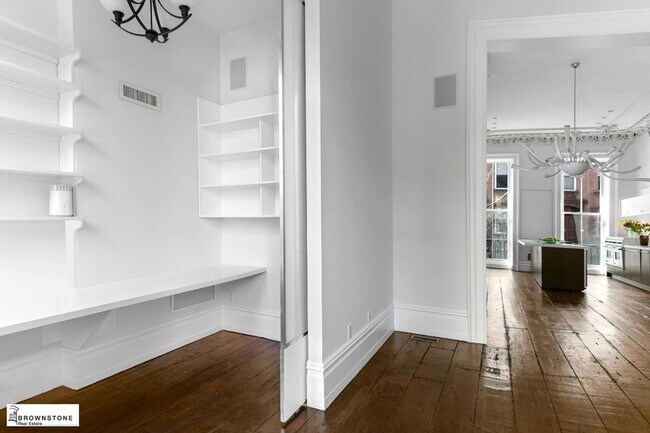 Foto del edificio - 471 Henry St