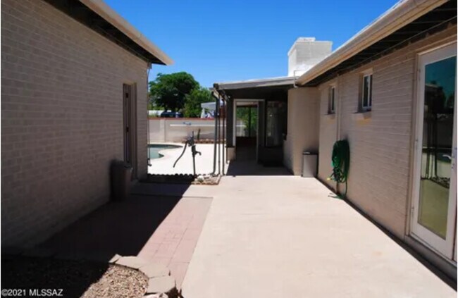 Foto del edificio - 6042 E Eastland St