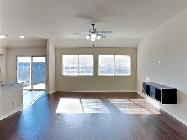 Building Photo - 4005 Serene Dr