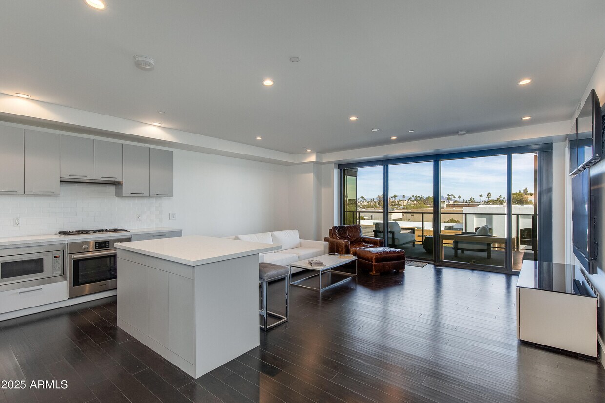 Foto principal - 4422 N 75th St