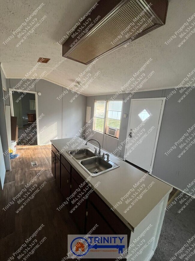 Foto del edificio - Newly Renovated and Ready for Move-In Now!