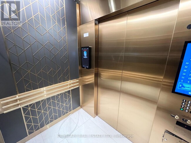 Building Photo - 319 Jarvis St