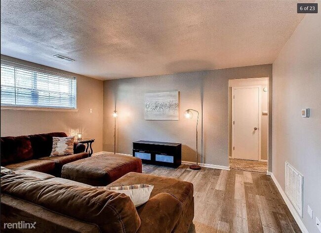 Building Photo - 2 br, 2 bath Townhome - 6601 Bangor Ave