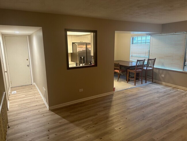 Building Photo - 2178 N Oakbrook Cir