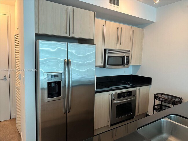 Foto del edificio - 79 SW 12th St