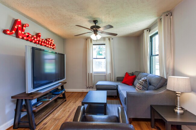 Foto del edificio - 3516 Golf St