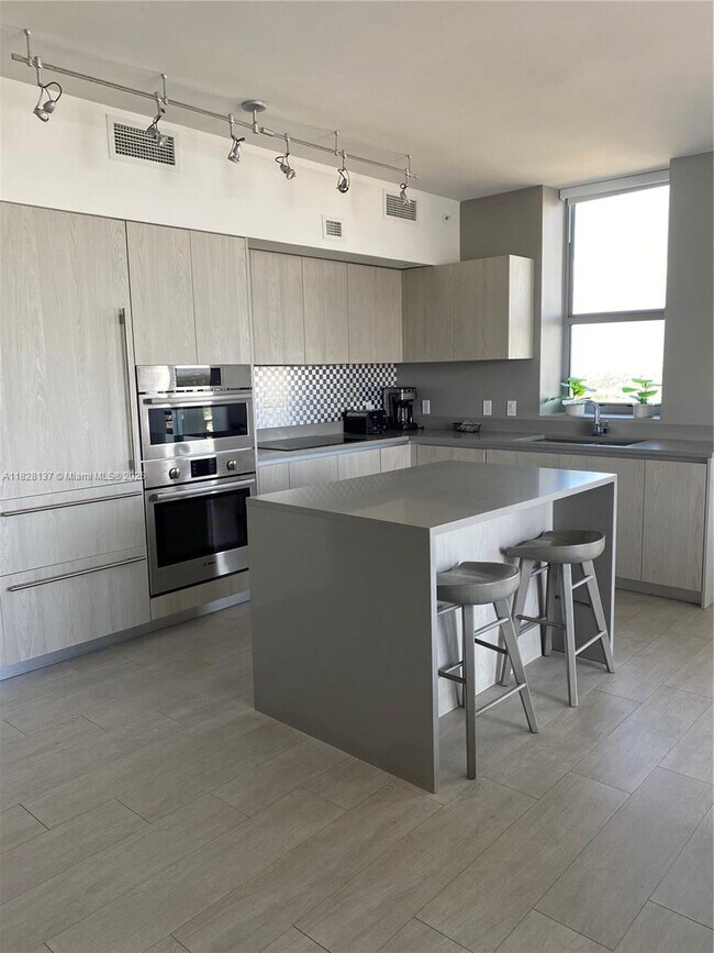 Photo - 4010 S Ocean Dr Apartment