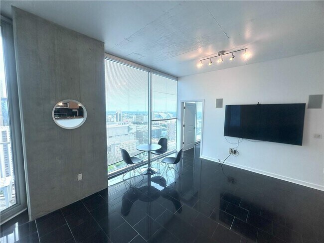 Foto del edificio - 400 W Peachtree St NW