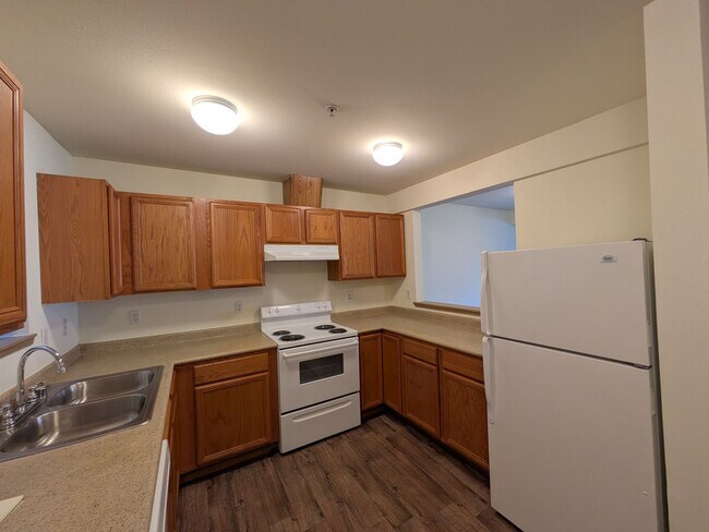 Building Photo - Your Home is Waiting!