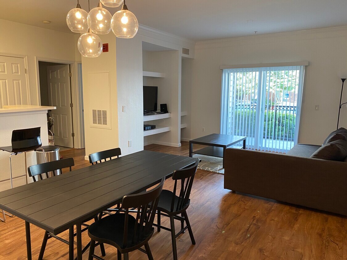 Foto principal - 1580 Spring Gate Dr