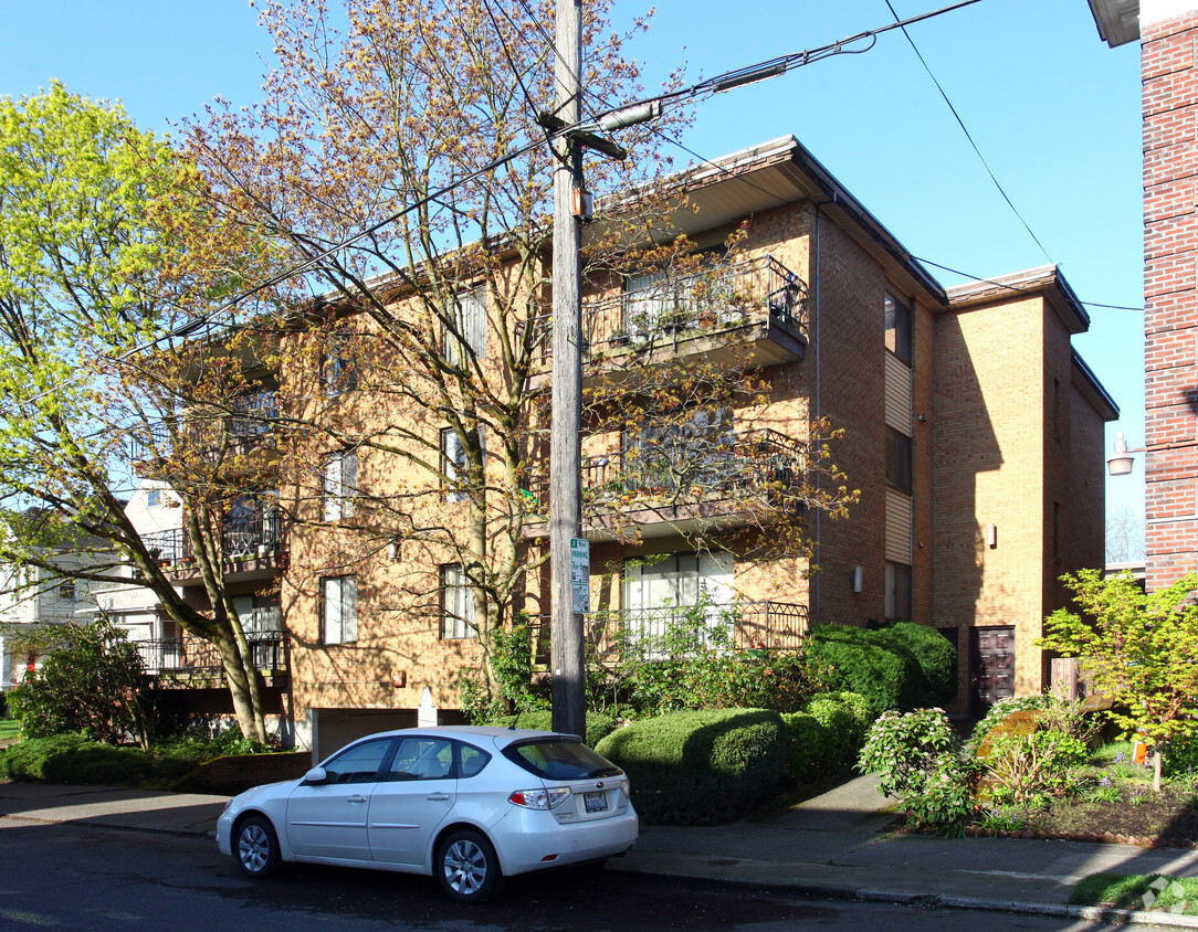 Primary Photo - Malden House Apartments