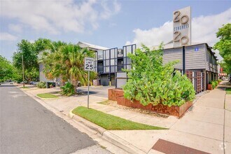 Building Photo - 2020 S Congress Ave