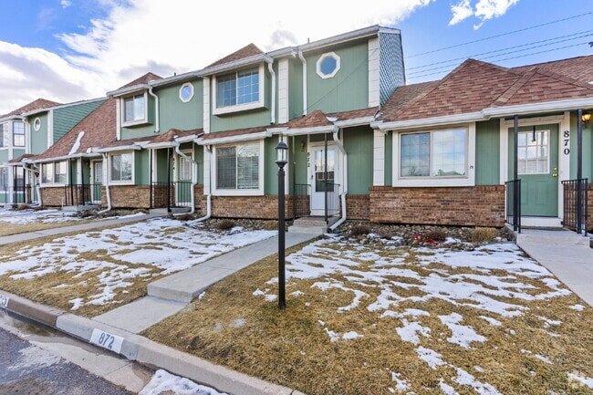 Building Photo - Upgraded 3-Bed Townhome Just Minutes from ...