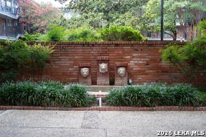 Foto del edificio - 8401 N New Braunfels Ave